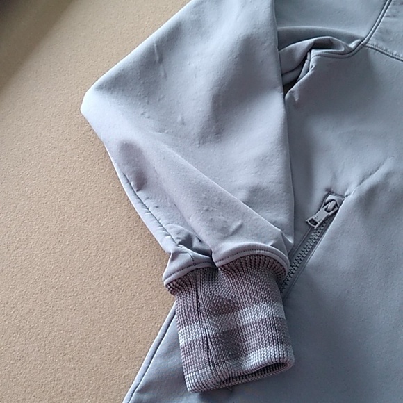 UNDER ARMOR STORM COAT SIZE M MEN GRAY WITH THREE ZIP POCKETS - Picture 4 of 14